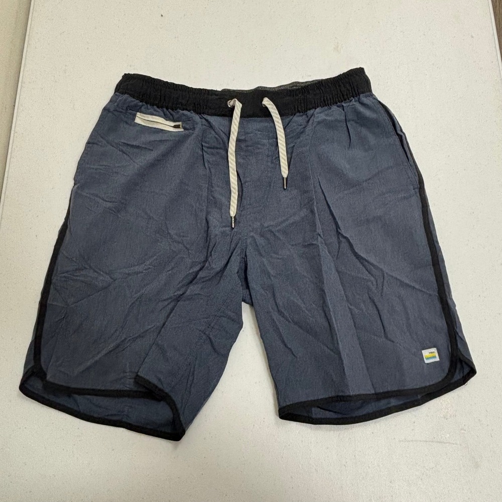 Vuori Banks Shorts Mens Medium Charcoal Gray Black 4-Way Stretch Athletic Board